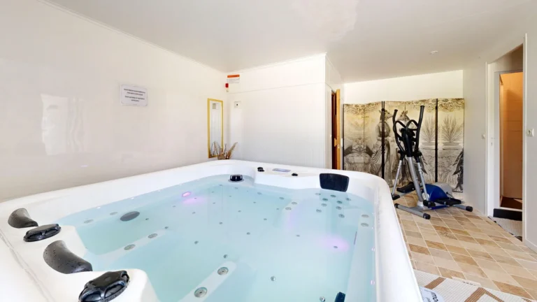 01-la-templerie-la-fleche-spa-jacuzzi.webp.webp